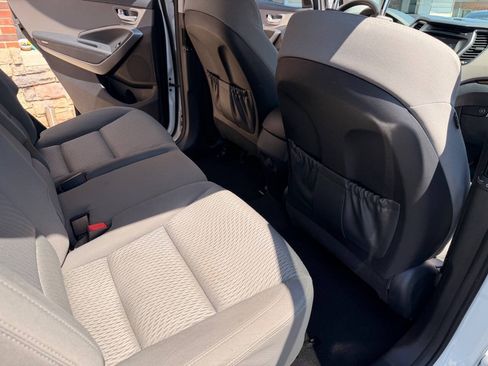 Used 2017 Hyundai Santa Fe SE AWD/4WD image 13