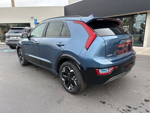 New 2025 Kia Niro Wave w/ Wave Preserve Package image 8