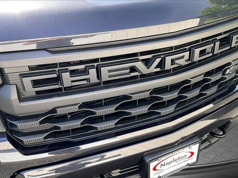 Used 2023 Chevrolet Silverado 1500 Custom AWD/4WD image 27