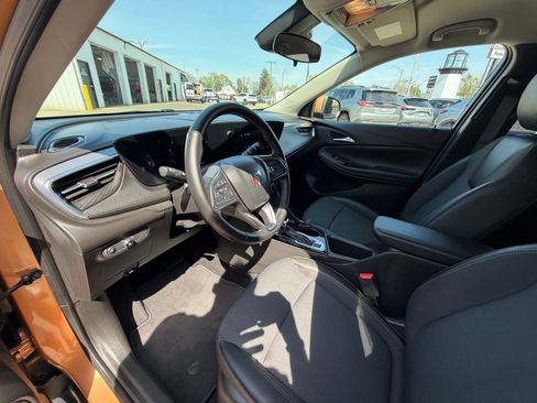 Used 2025 Buick Encore GX Preferred w/ Comfort Package image 17