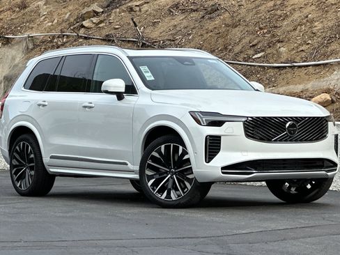 New 2026 Volvo XC90 T8 Plus w/ Protection Package image 2