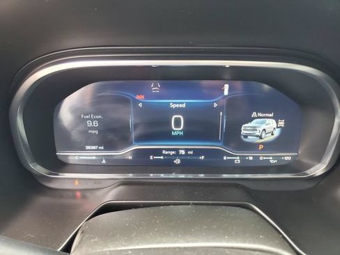 Used 2023 Chevrolet Suburban RST w/ Sport Performance Package AWD/4WD image 17
