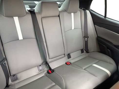 Used 2025 Toyota Camry SE image 18