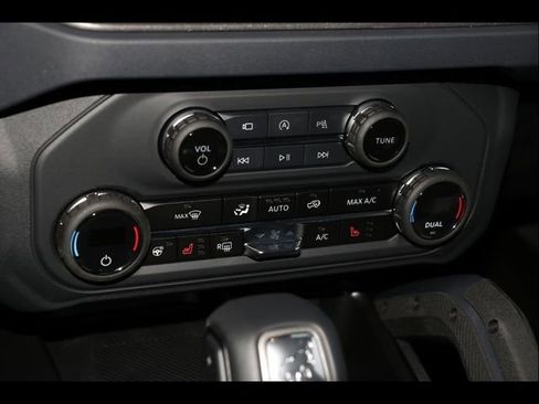 New 2025 Ford Bronco Badlands image 22