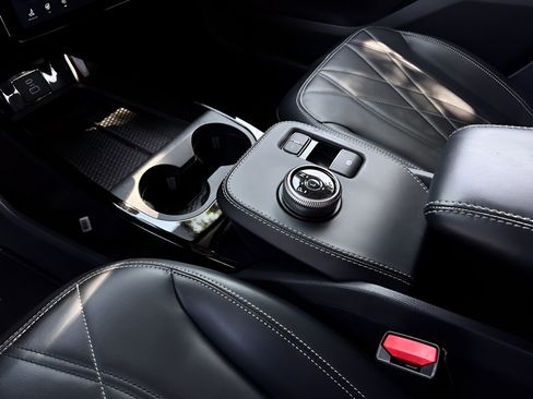 Used 2021 Ford Mustang Mach-E Select w/ Comfort/Technology Package RWD image 12