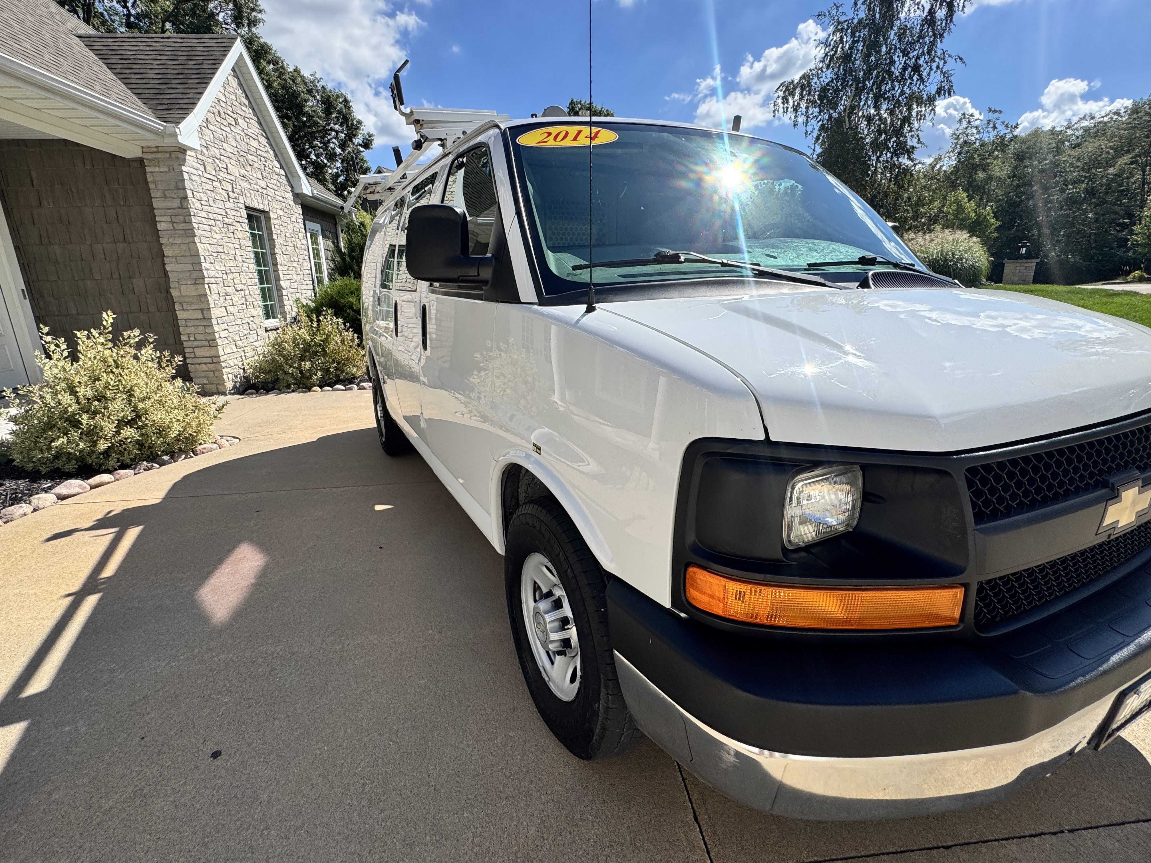 Used 2014 Chevrolet Express 2500 RWD image 35