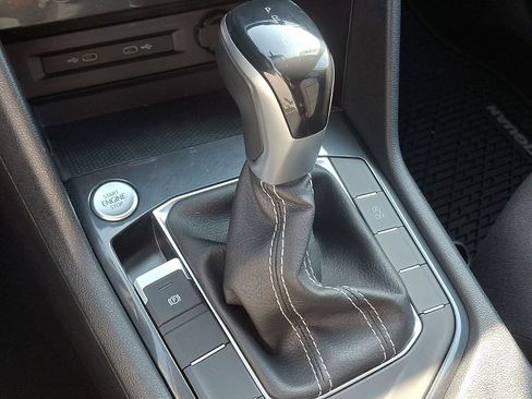 Used 2022 Volkswagen Tiguan S image 14