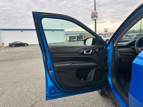 Used 2022 Jeep Compass Trailhawk w/ Trailhawk Elite Group image 11