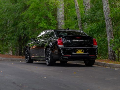 Used 2019 Chrysler 300 S w/ 300S Premium Group 2 RWD image 43