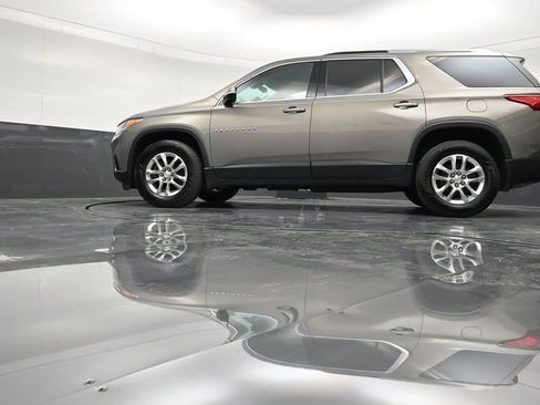 Used 2018 Chevrolet Traverse LT FWD image 21
