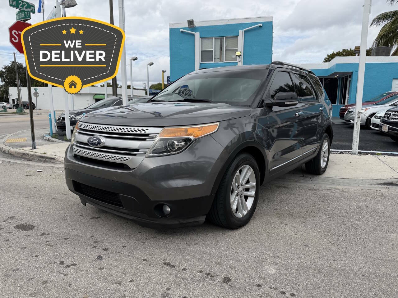 Used 2014 Ford Explorer XLT FWD image 2
