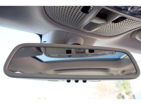 Used 2015 Mercedes-Benz C 300 Sedan image 40