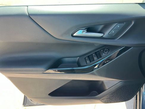 Used 2026 Chevrolet Equinox LT FWD image 11