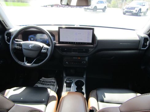 Used 2025 Ford Bronco Sport Outer Banks w/ Outer Banks Tech Package+ image 14