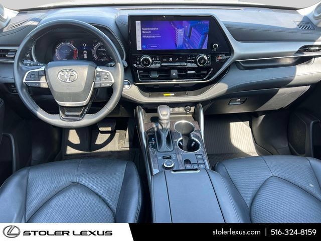 Used 2023 Toyota Highlander Limited AWD/4WD image 19