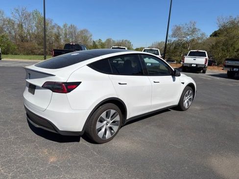 Used 2024 Tesla Model Y Long Range image 16