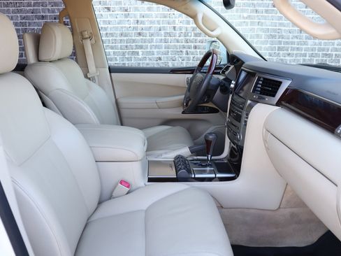Used 2013 Lexus LX 570 4WD image 25