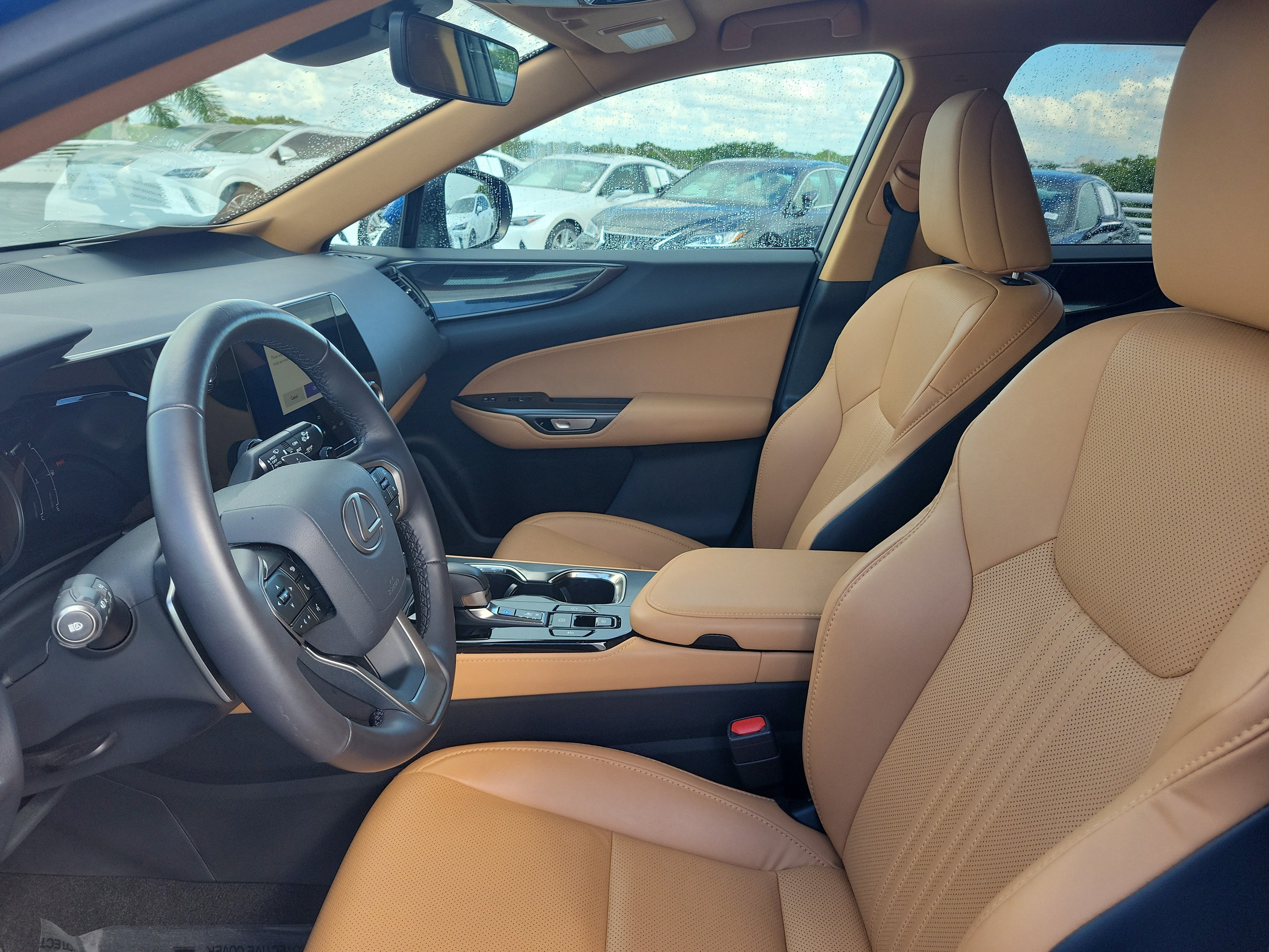 Used 2025 Lexus NX 250 FWD w/ Towing Package (2000 Lbs) image 21