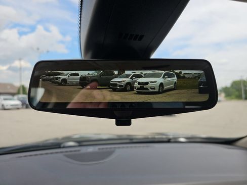 Used 2020 Buick Enclave Essence w/ Sound and Sites Package FWD image 22