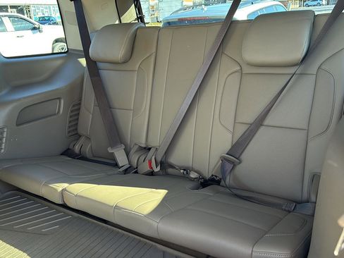 Used 2020 GMC Yukon SLT w/ Premium Edition image 19