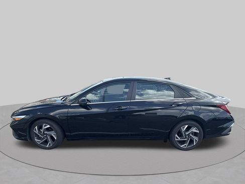 Used 2024 Hyundai Elantra Limited FWD image 8