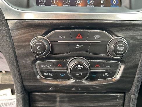 Used 2019 Chrysler 300 Touring w/ Sport Appearance Package image 27