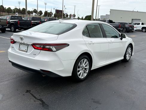 Used 2021 Toyota Camry LE w/ Carpet Mat Package (TMS) FWD image 9