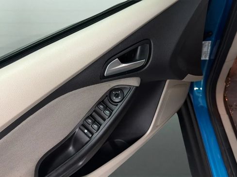 Used 2013 Ford Focus SE FWD image 15