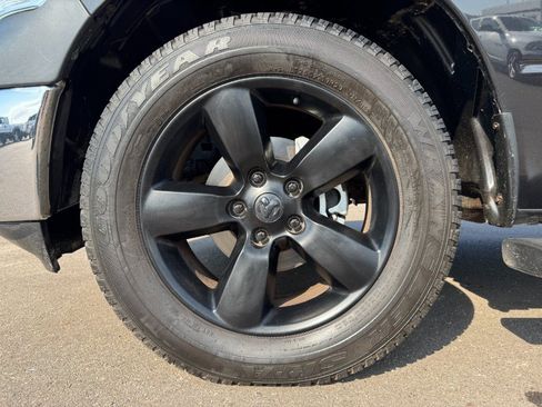 Used 2015 RAM 1500 ST w/ SXT Appearance Group AWD/4WD image 13