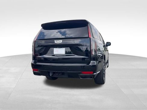 Used 2022 Cadillac Escalade ESV Sport RWD image 5