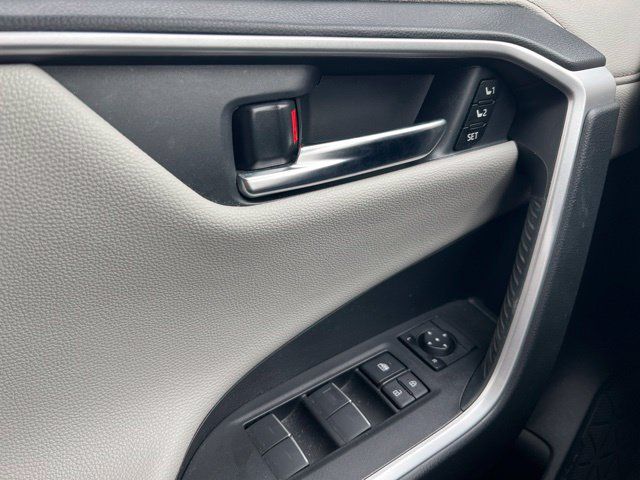 Used 2022 Toyota RAV4 Limited w/ Limited Grade Weather Package AWD/4WD image 22