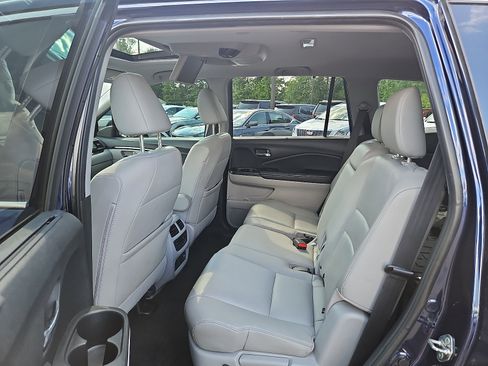Used 2019 Honda Pilot Touring image 10
