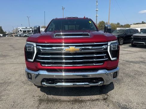 Used 2025 Chevrolet Silverado 2500 LTZ w/ LTZ Convenience Package image 8
