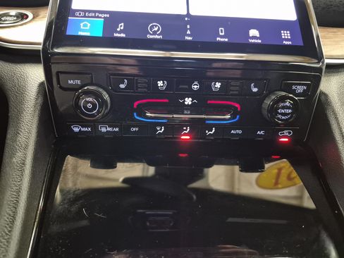 Used 2021 Jeep Grand Cherokee L Summit w/ Luxury Tech Group V AWD/4WD image 36