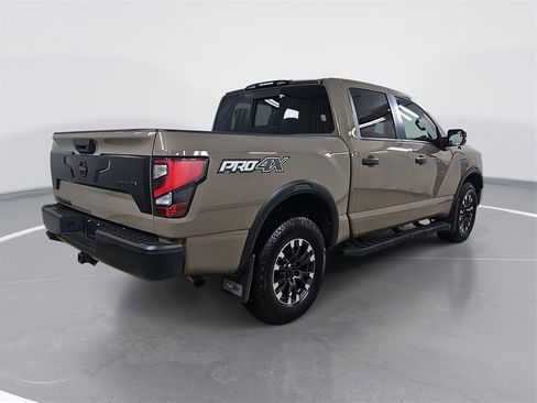 Used 2021 Nissan Titan PRO-4X w/ Pro-4x Convenience Package image 3