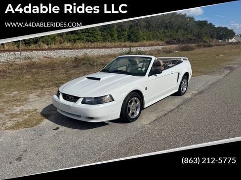 Used 2004 Ford Mustang Deluxe Convertible image 1