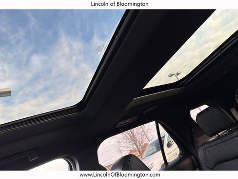 Used 2017 Ford Explorer Platinum image 22