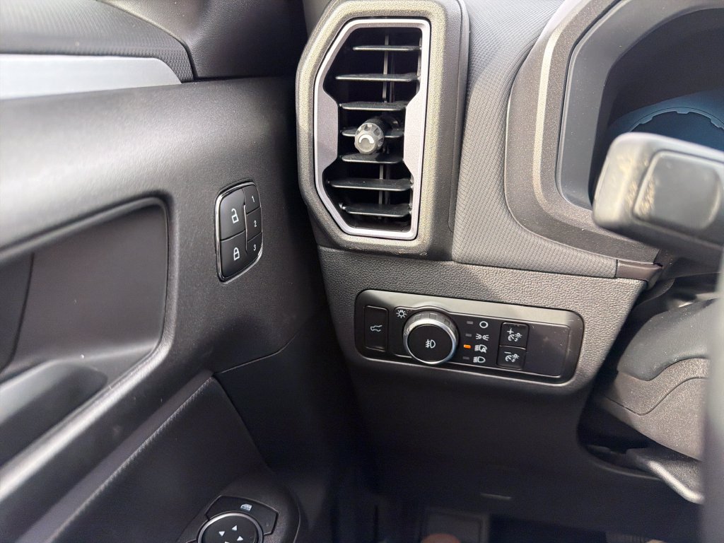 Used 2025 Ford Bronco Sport Outer Banks AWD/4WD image 28