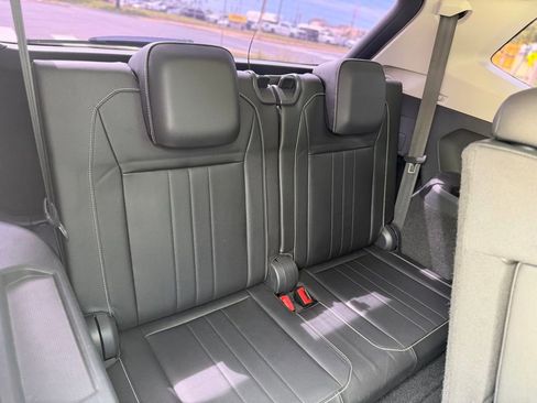 Used 2022 Volkswagen Tiguan SE image 18