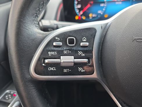 Used 2023 Mercedes-Benz GLB 250 image 21