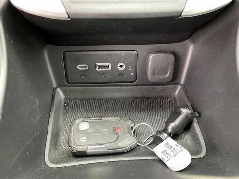 Used 2024 GMC Terrain SLE FWD image 32