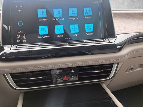 New 2026 Volkswagen Atlas SE FWD image 9