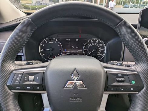 Used 2024 Mitsubishi Outlander SE FWD image 24