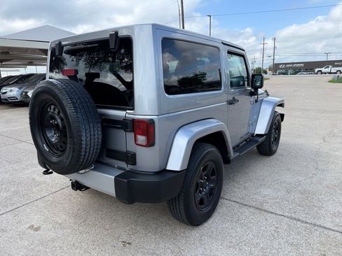 Used 2013 Jeep Wrangler Sahara w/ Connectivity Group AWD/4WD image 7