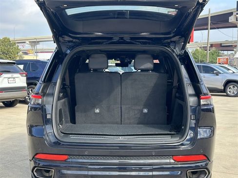 Used 2024 Jeep Grand Cherokee L Summit image 13