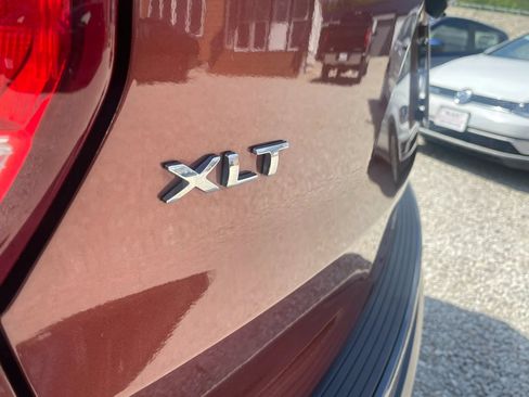 Used 2018 Ford Explorer XLT w/ Equipment Group 202A AWD/4WD image 15