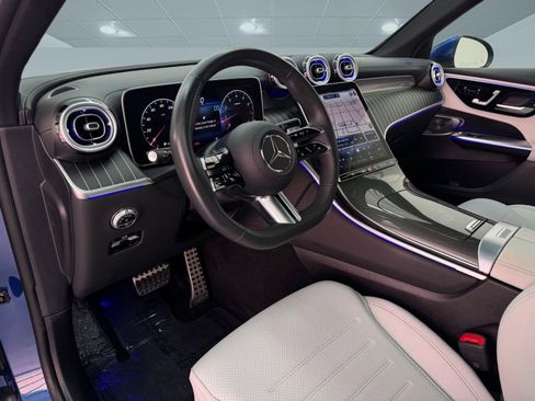 Used 2023 Mercedes-Benz GLC 300 image 4
