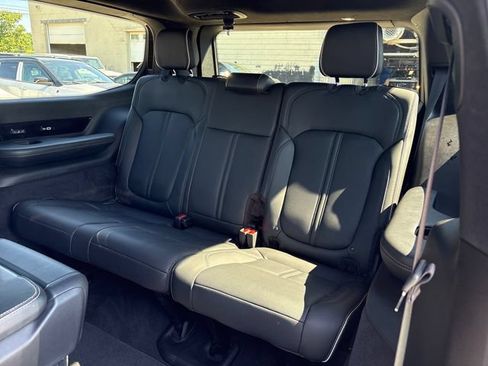 Used 2022 Jeep Grand Wagoneer Series II AWD/4WD image 23