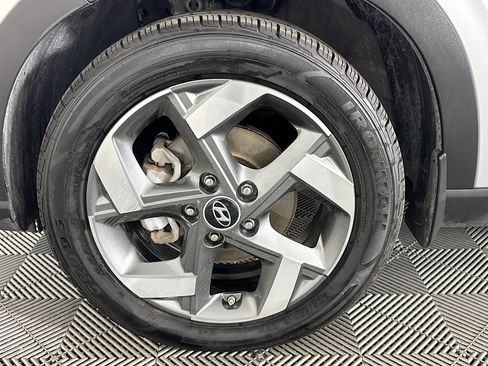Used 2024 Hyundai Venue SEL FWD image 36