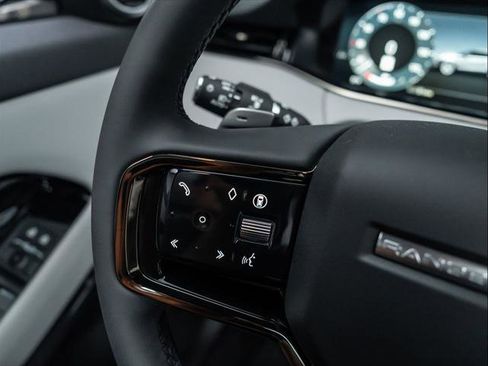 New 2026 Land Rover Range Rover Evoque S image 18